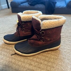 Snow boots